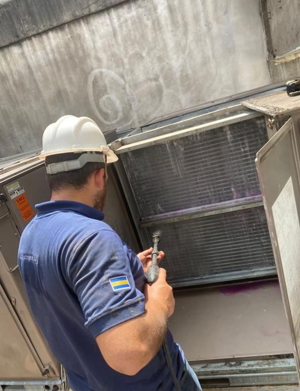 Mantenimiento preventivo de equipos centrales en Shopping Mariano